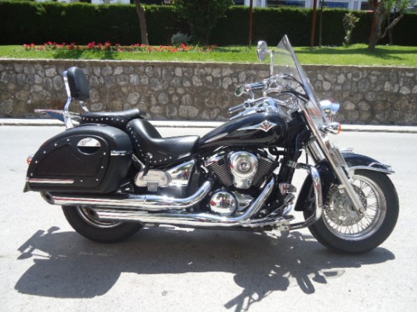 Alforjas moto custom de cuero con tapa gris yamaha de segunda mano por  110,5 EUR en Casarrubuelos en WALLAPOP