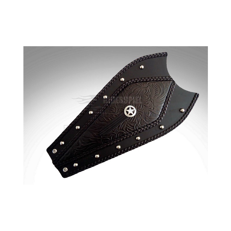 CORBATA REPUJADA TACHUELADA